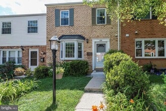 Building Photo - 44 Orchard Dr