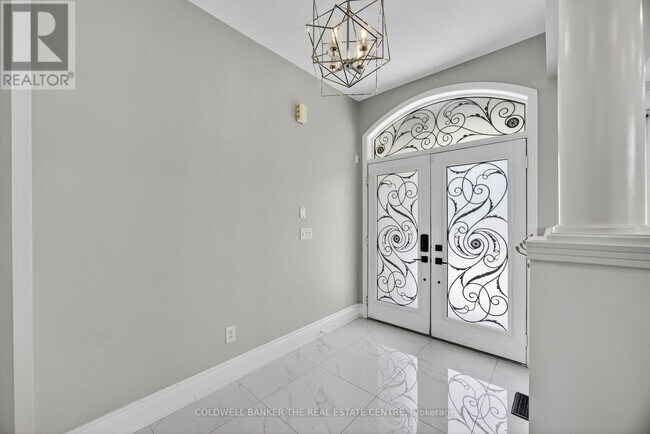 Building Photo - 369 Dowson Loop
