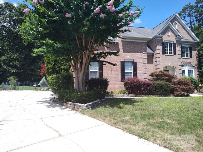 Foto del edificio - 9009 Hammersley Dr