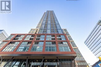Building Photo - 108 Peter St