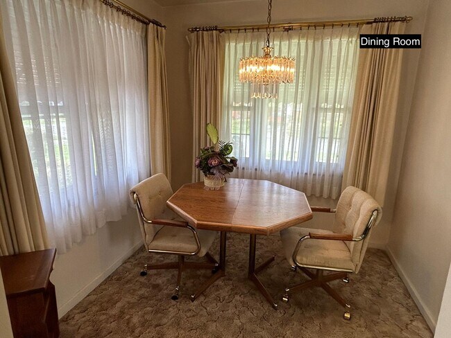 Building Photo - 2810 Latonia Blvd