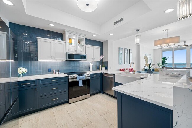 Foto del edificio - 1325 Snell Isle Blvd NE