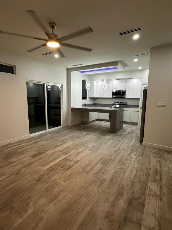 Building Photo - 310 E Rogers Rd, unit 2