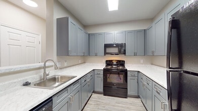 Interior Photo - 20 Lambourne