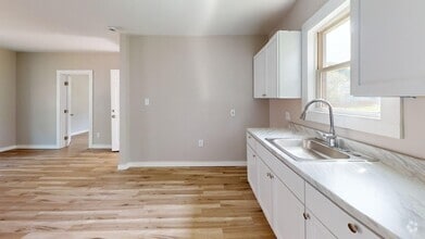Building Photo - 134 N Arlington St