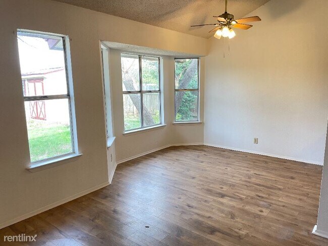 Foto del edificio - 3 br, 2 bath House - 3606 Cornerstone St