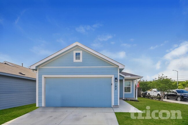 Building Photo - 102 Elizondo Way