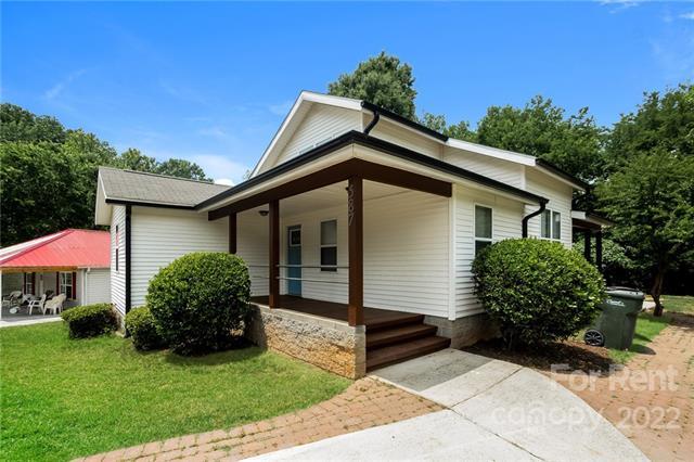 Building Photo - 587 Bruton Dr NW