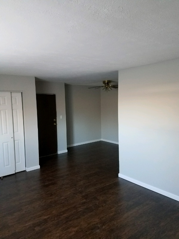 Building Photo - 403 County Line Rd