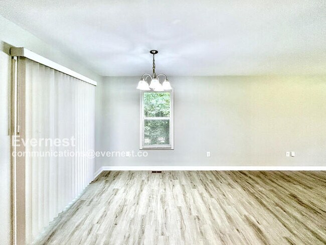 Building Photo - 170 Hickory Ln