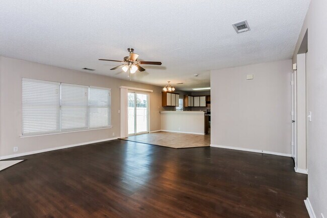 Foto del edificio - 1511 Columbia Dr