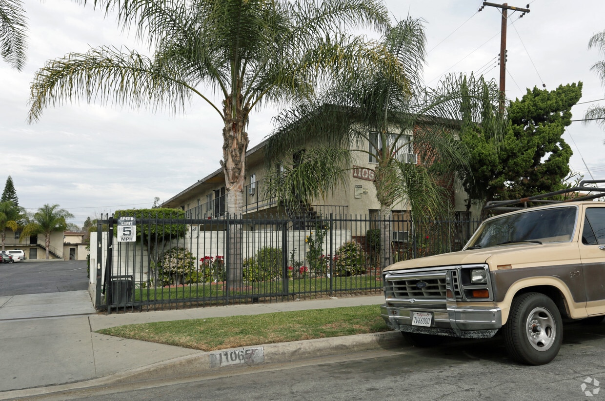 Primary Photo - La Ter Apartments