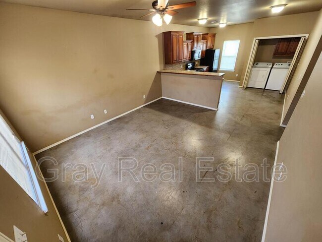 Building Photo - 529 A  South Stadium Drive