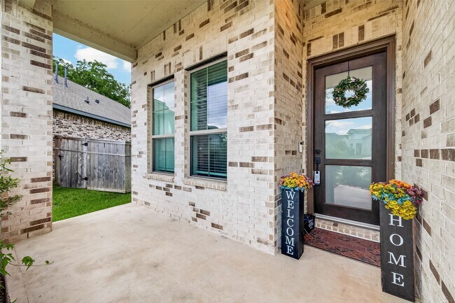 Building Photo - 10730 Hidden Rock Dr