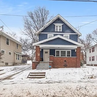 Building Photo - 893 Delia Ave