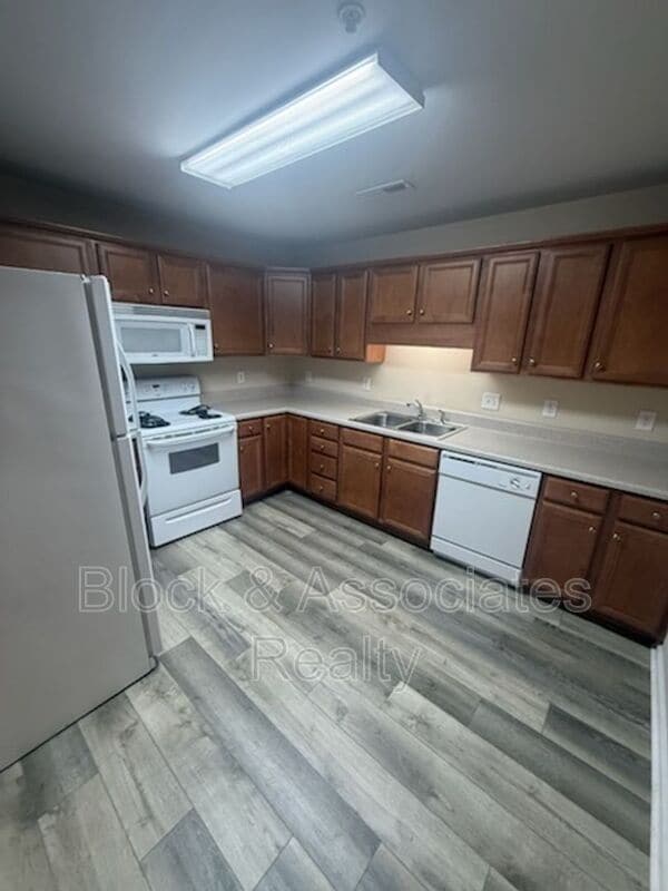 Building Photo - 4068 Bentley Dr