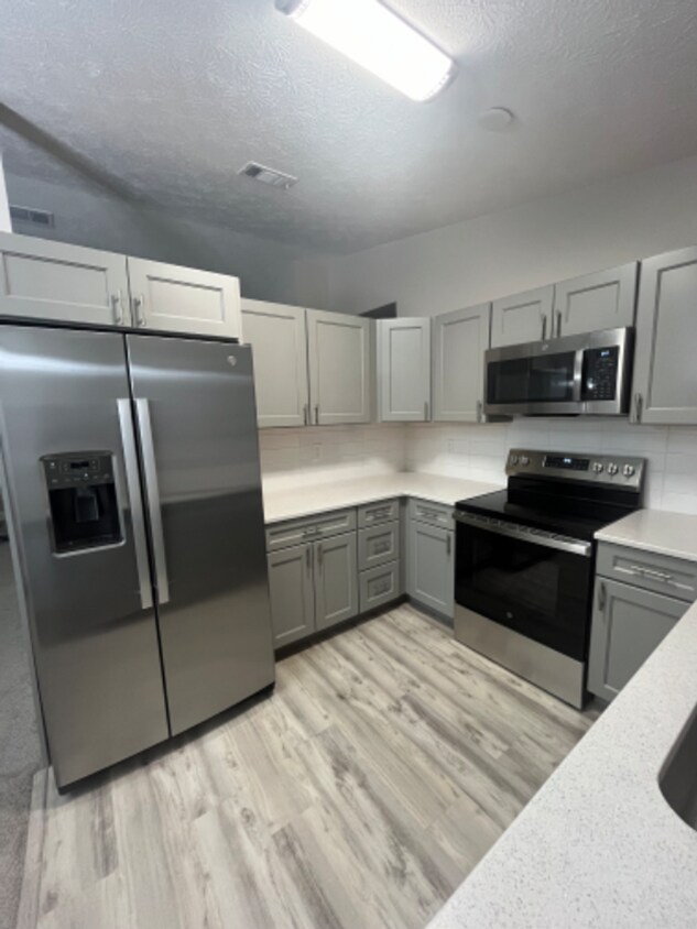 Foto principal - Updated 2/2 in Indian River Estates