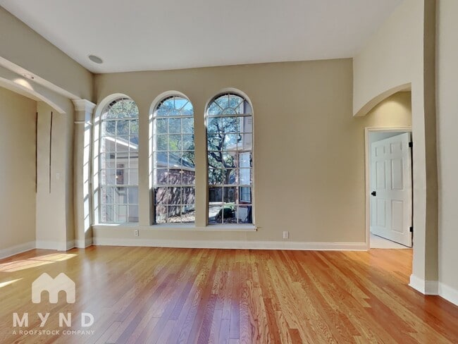 Foto del edificio - 1710 Brush Creek Dr