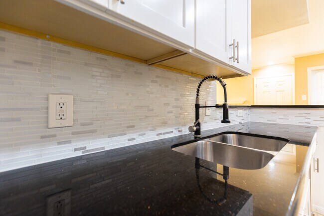 Building Photo - 14600 Fonmeadow Dr