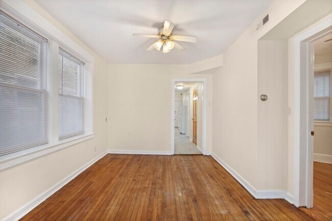 Dining room or study - 2541 W Carmen Ave