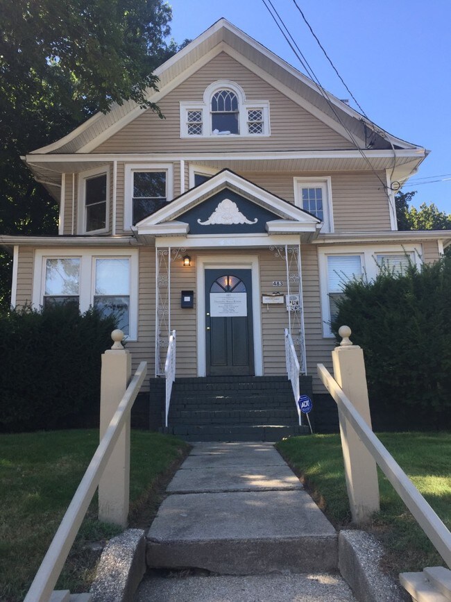 483 New York Ave Unit 2ND FLOOR, Huntington, NY 11743 Room for Rent