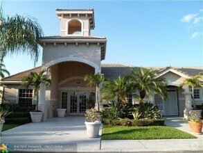 Building Photo - 5001 Wiles Rd