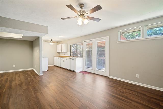 Foto del edificio - 5709 Christie Ln