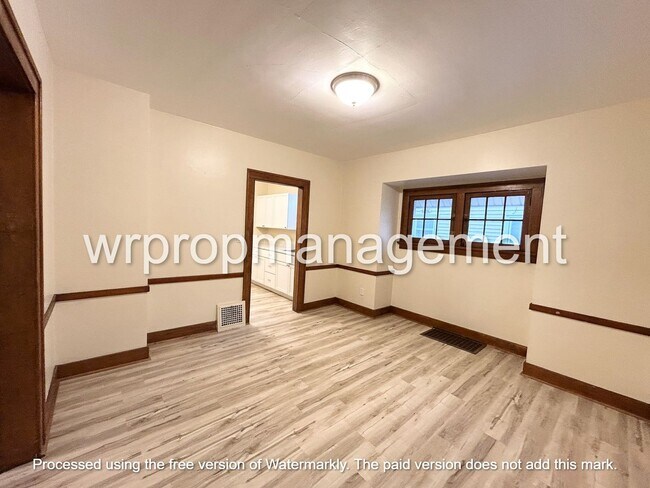 Building Photo - 4121 Kingsbury Ave