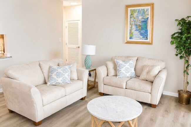 Foto del edificio - Country Club Apartments