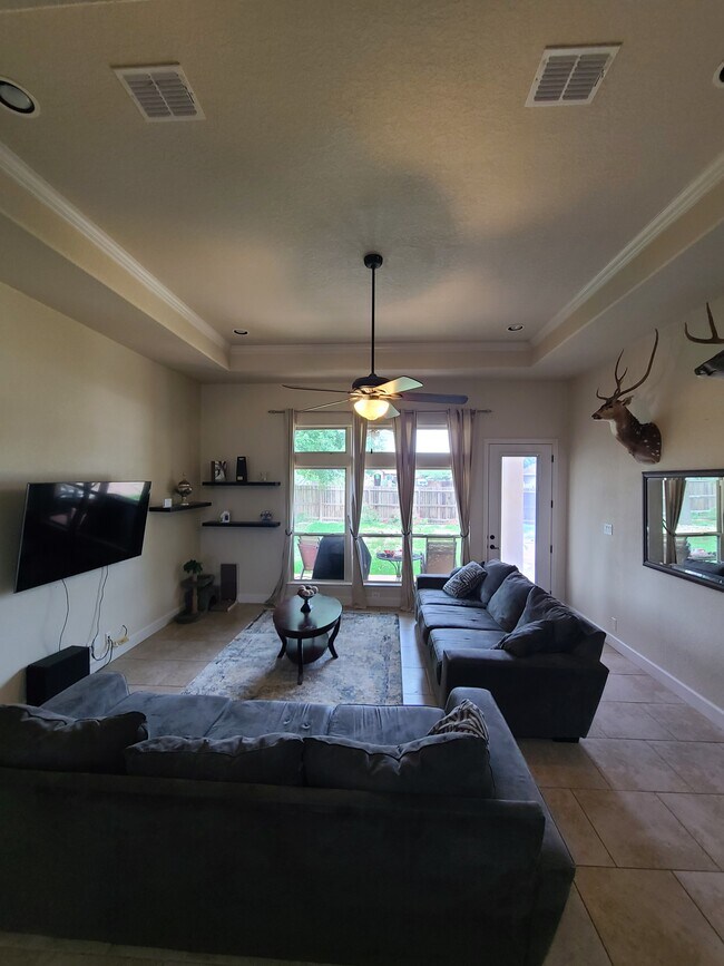Foto del edificio - 15508 Fox Ln