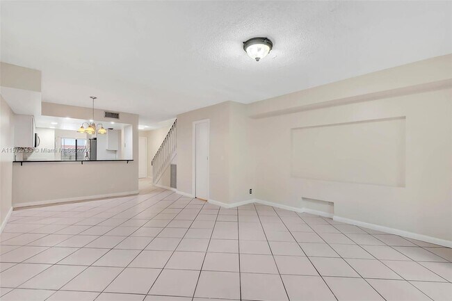 Building Photo - 4262 SW 70th Terrace