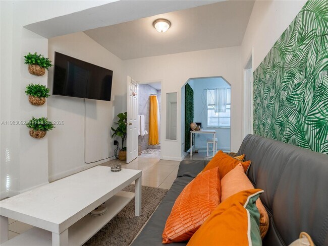 Foto del edificio - 143 NE 43rd St