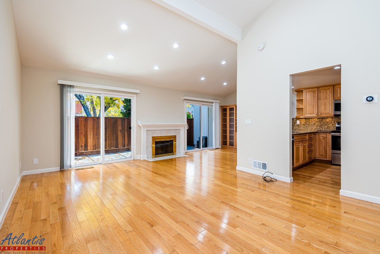 10906 Northridge Sq, Cupertino, CA 95014 Townhome Rentals in