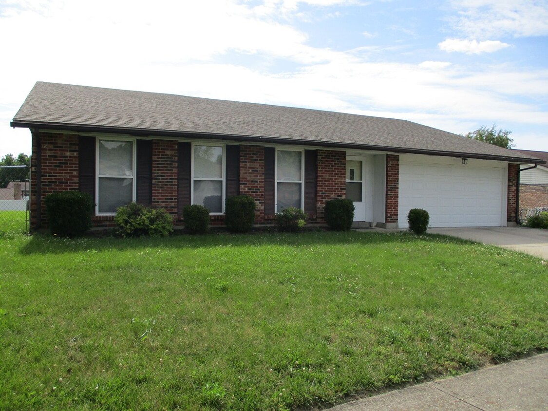 Foto principal - Wonderful Spacious Brick Ranch 3br 2ba hom...