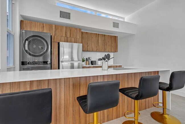 Foto del edificio - 2345 SW 16th St