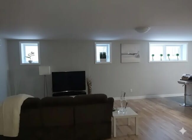 Building Photo - 446 Maize St