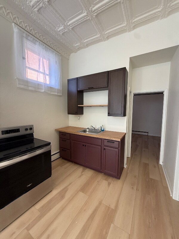 Foto del edificio - 329 Taylor Ave