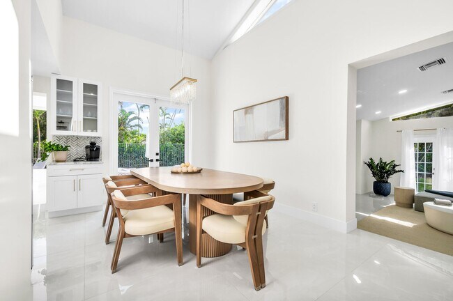 Foto del edificio - 3138 Lakeview Dr