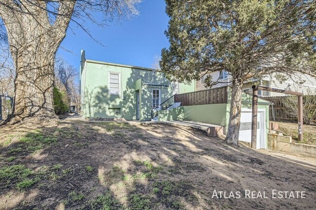 Building Photo - 2130 5th Ave