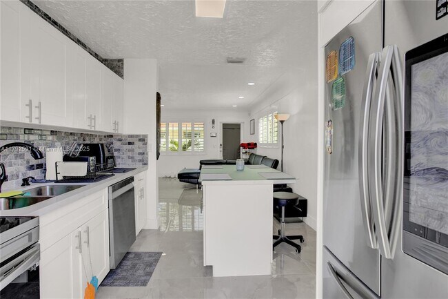 Foto del edificio - 608 NW 4th Ave