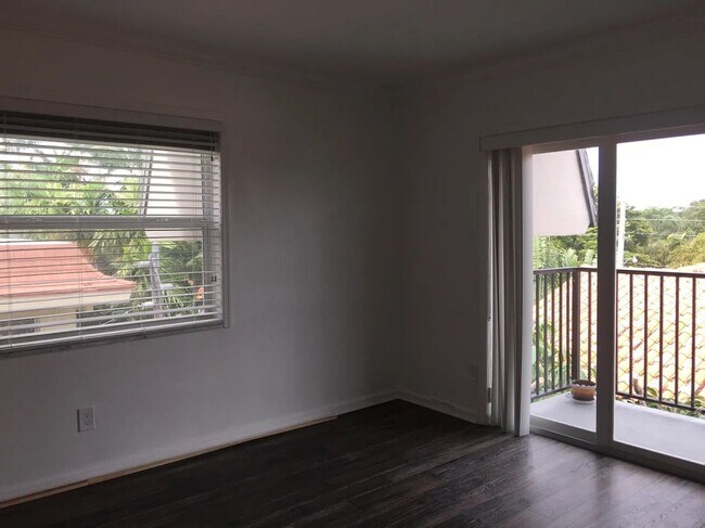 Foto del edificio - 6815 Edgewater Dr