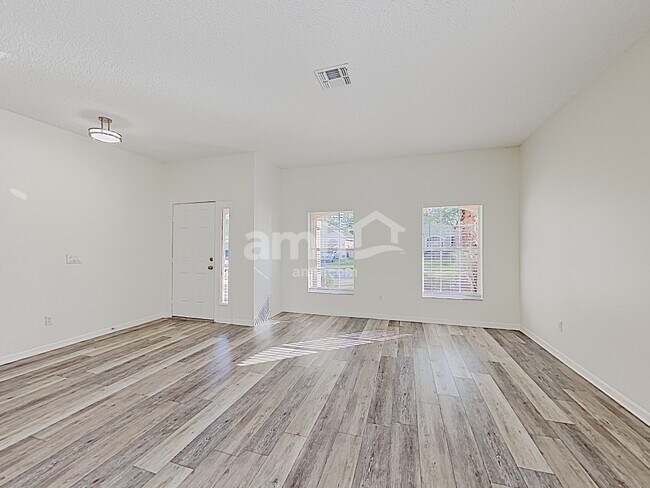 Foto del edificio - 2219 Darlin Cir
