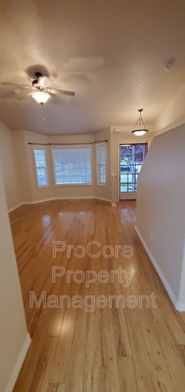 Building Photo - 9095 W Calico St