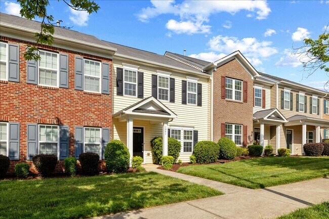 Foto del edificio - Well Maintained Three Bedroom Home!