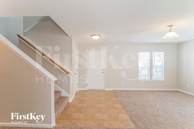 Building Photo - 1479 Dunns Lake Dr E