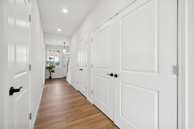 Foto del edificio - 2219 Lebanon Dr