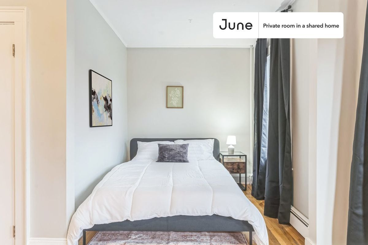 Private bedroom in 3 bed/1 bath Home - Private bedroom in 3 bed/1 bath Home