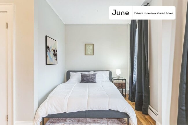 Private bedroom in 3 bed/1 bath Home - Private bedroom in 3 bed/1 bath Home