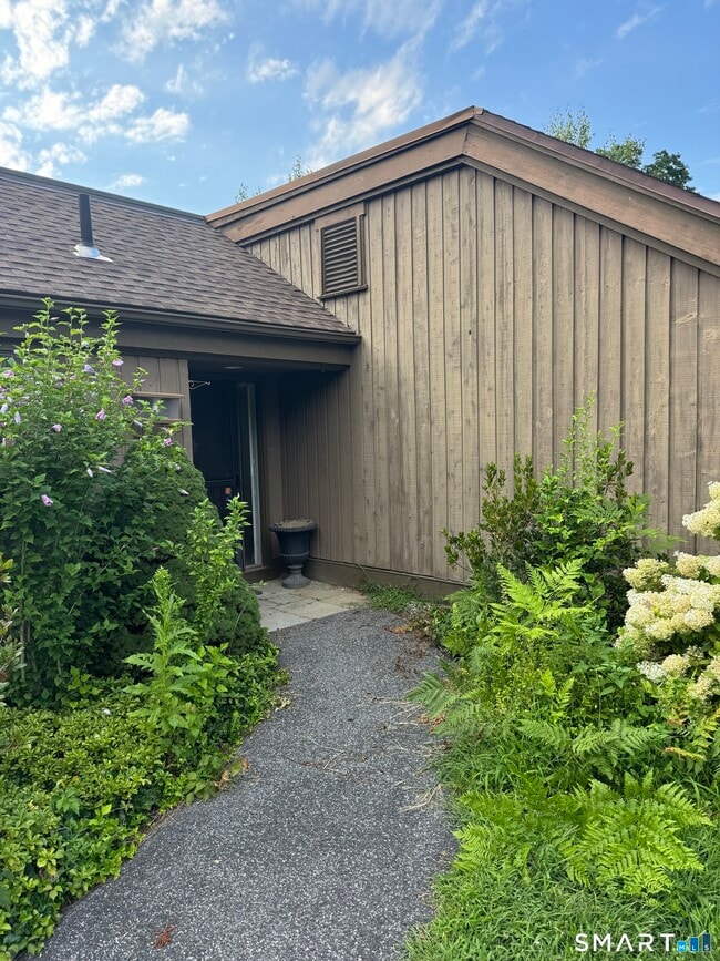 Building Photo - 491 Unit B Heritage Vlg