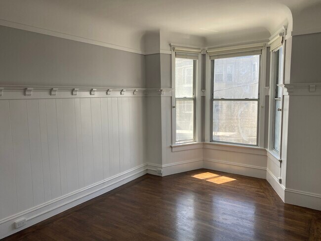 Building Photo - 1038 Hyde St